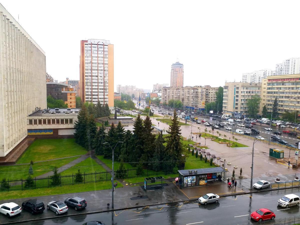 Отдельная Комната С Балконом В Апартаментах, Возле М Печерская Kyiv Exterior photo